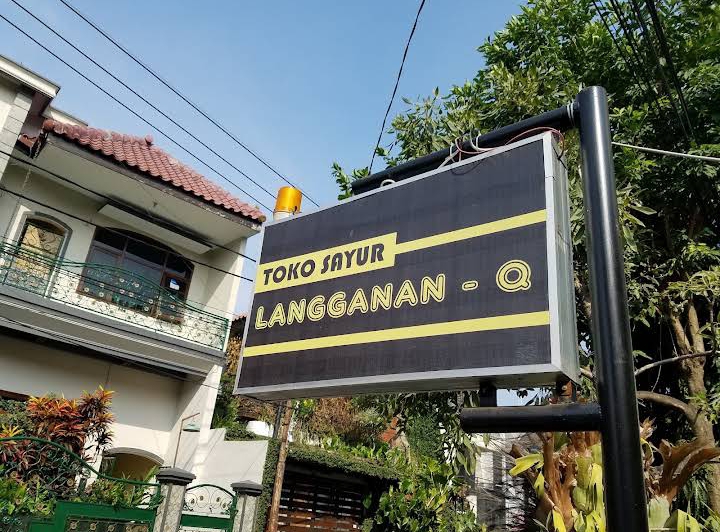 Toko ikan langganan piranha